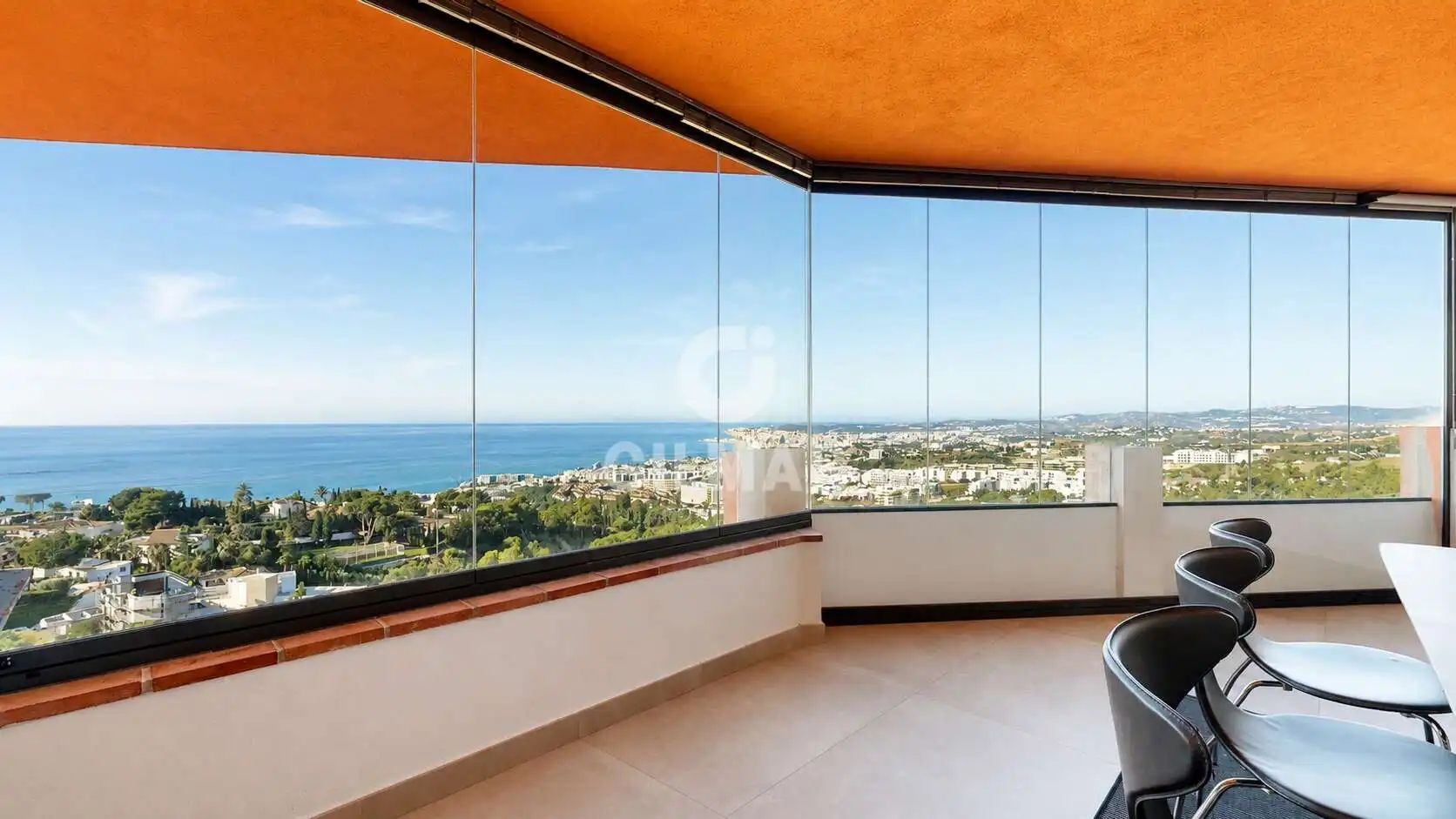 Vista exterior de Ático en venta en Benalmádena con Calefacción, Jardín privado y Trastero