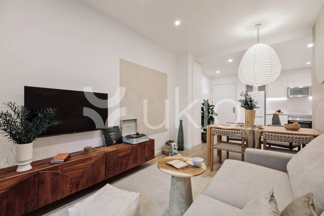 Apartamento en Alquiler en Carrer de les Jonqueres en Sant Pere, Sta. Caterina i la Ribera