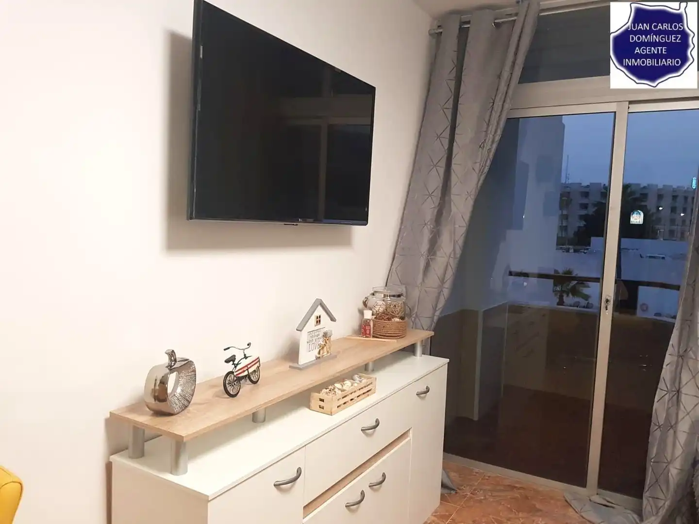 Living room of Apartments for sale in San Bartolomé de Tirajana  with Air Conditioner, Terrace and Furnished