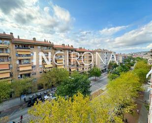 Vista exterior de Pis de lloguer en Girona Capital amb Calefacció, Terrassa i Balcó