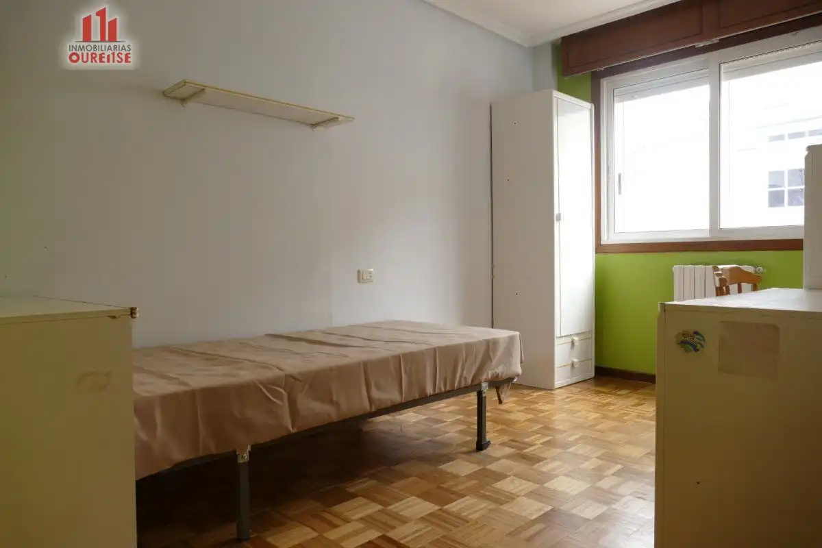 Habitación de Piso de alquiler en Ourense Capital  con Calefacción, Amueblado y Balcón