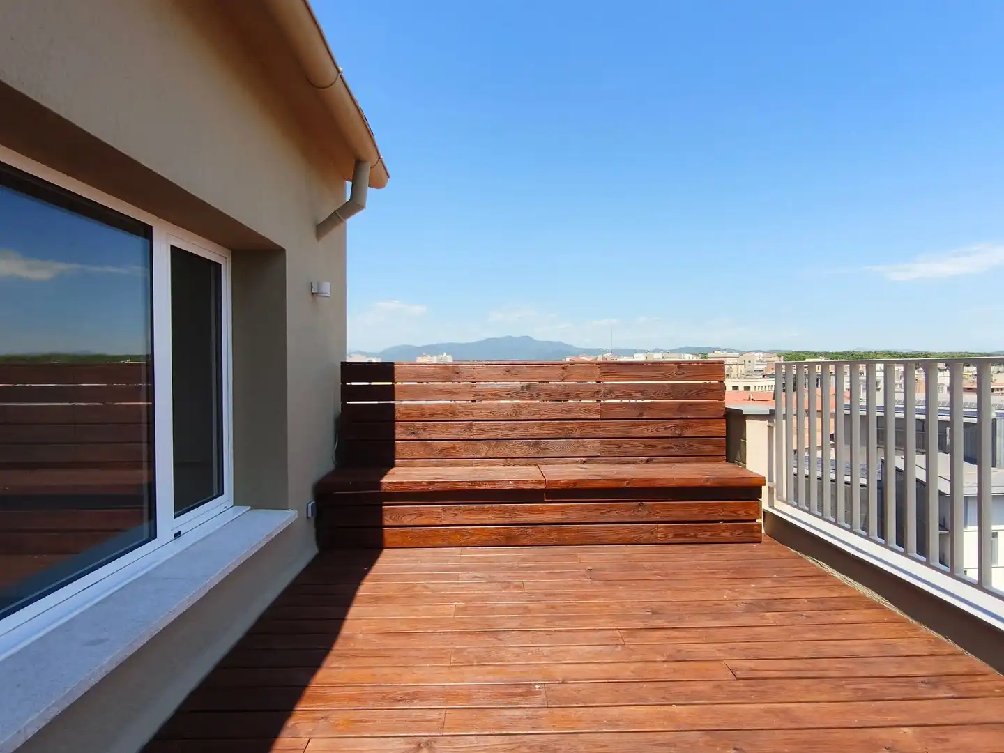 Terrace of Attic for rent in Girona  with Air Conditioner, Heating and Terrace
