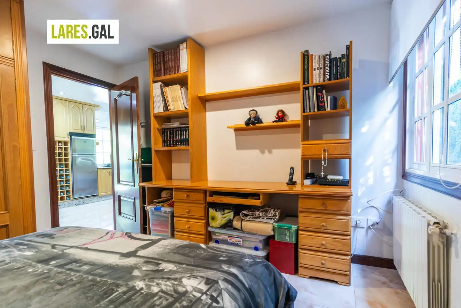 Dormitori de Casa o xalet en venda en Cangas  amb Calefacció, Terrassa i Traster