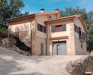 Vista exterior de Casa o xalet en venda en Torremenga amb Calefacció, Jardí privat i Terrassa