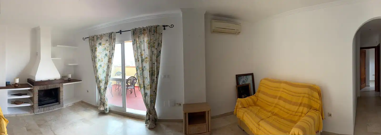 Wohnzimmer von Wohnung zum Verkauf in Fuengirola mit Klimaanlage, Terrasse und Möbliert
