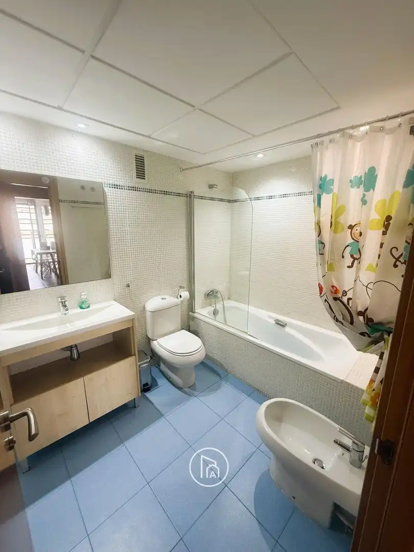 Bathroom of Flat for sale in Paterna  with Parquet flooring