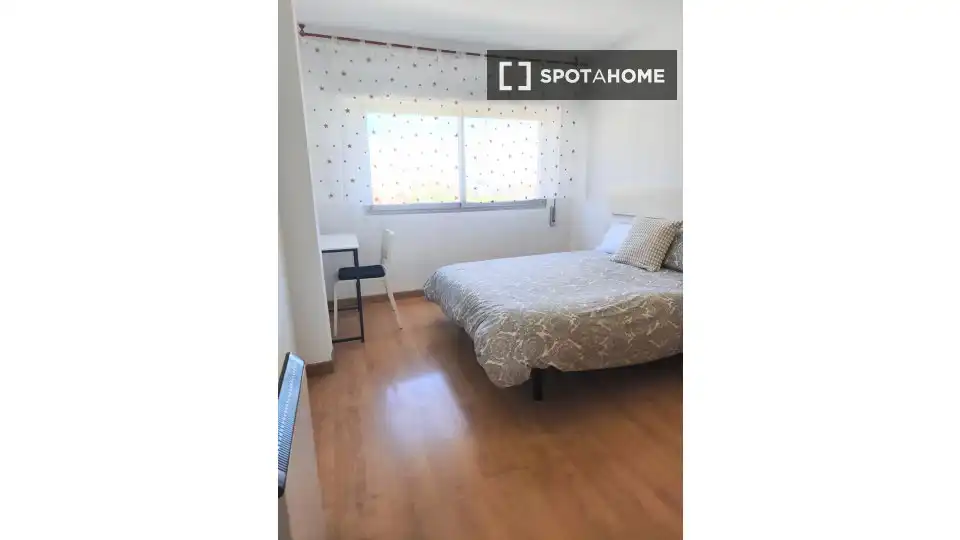 Schlafzimmer von Wohnung zur untervermieten in Madrid mit Klimaanlage, Heizung und Terrasse