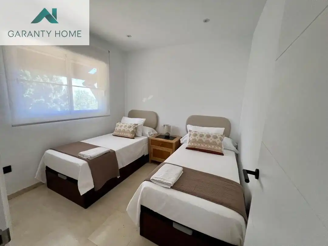Schlafzimmer von Wohnung zur Miete in Benalmádena mit Klimaanlage, Privatgarten und Terrasse