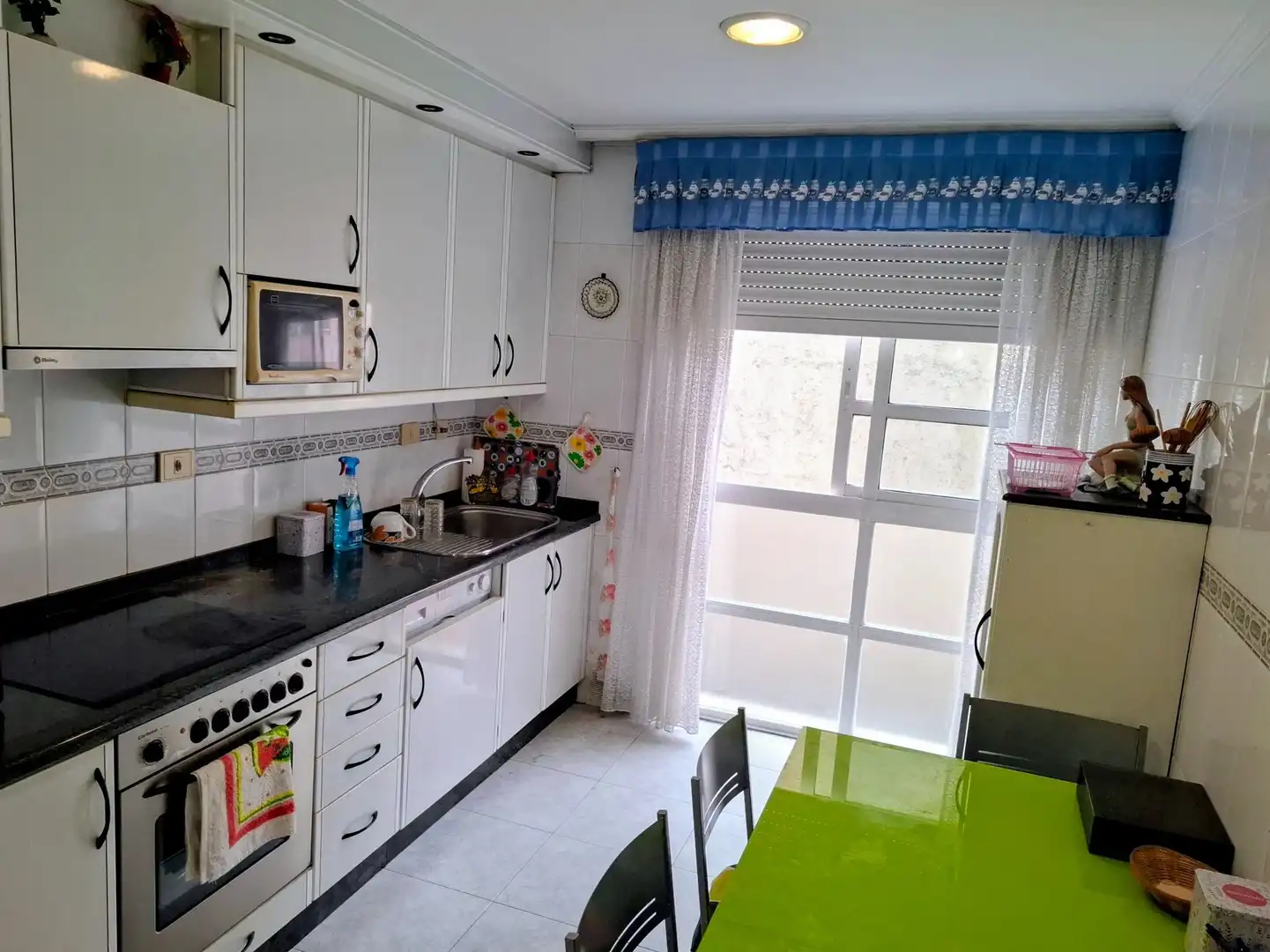 Kitchen of Flat for rent in Ourense Capital   with Heating and Furnished