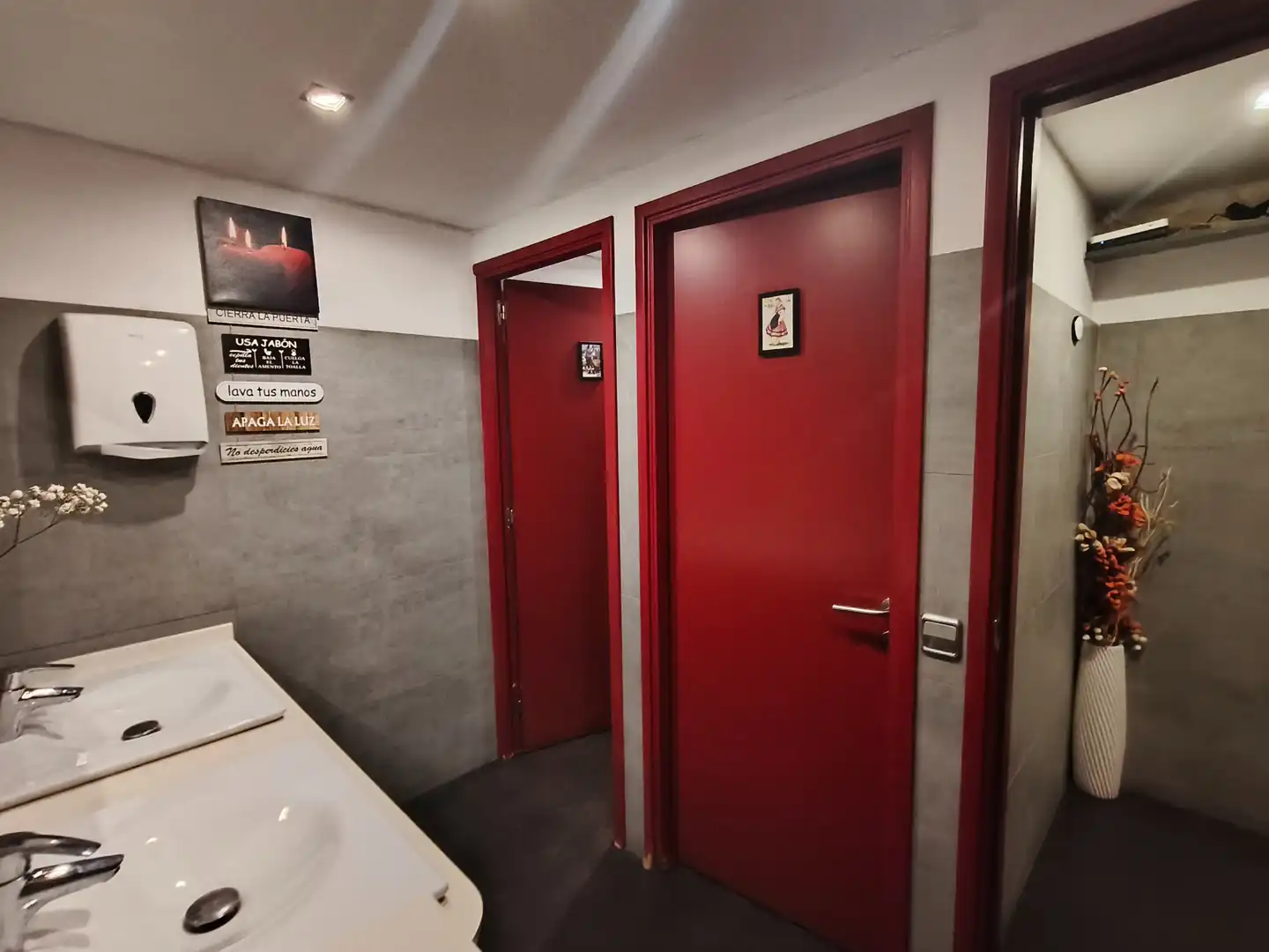 Baño de Local en traspaso en Barcelona con Aire acondicionado, Terraza y Amueblado