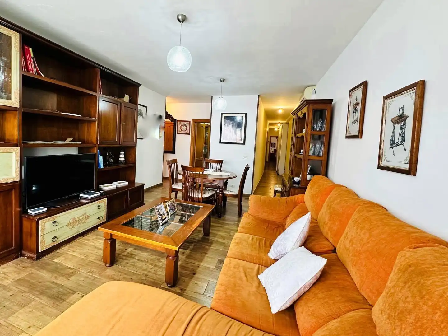 Sala d'estar de Apartament en venda en Santa Lucía de Tirajana amb Aire condicionat i Moblat