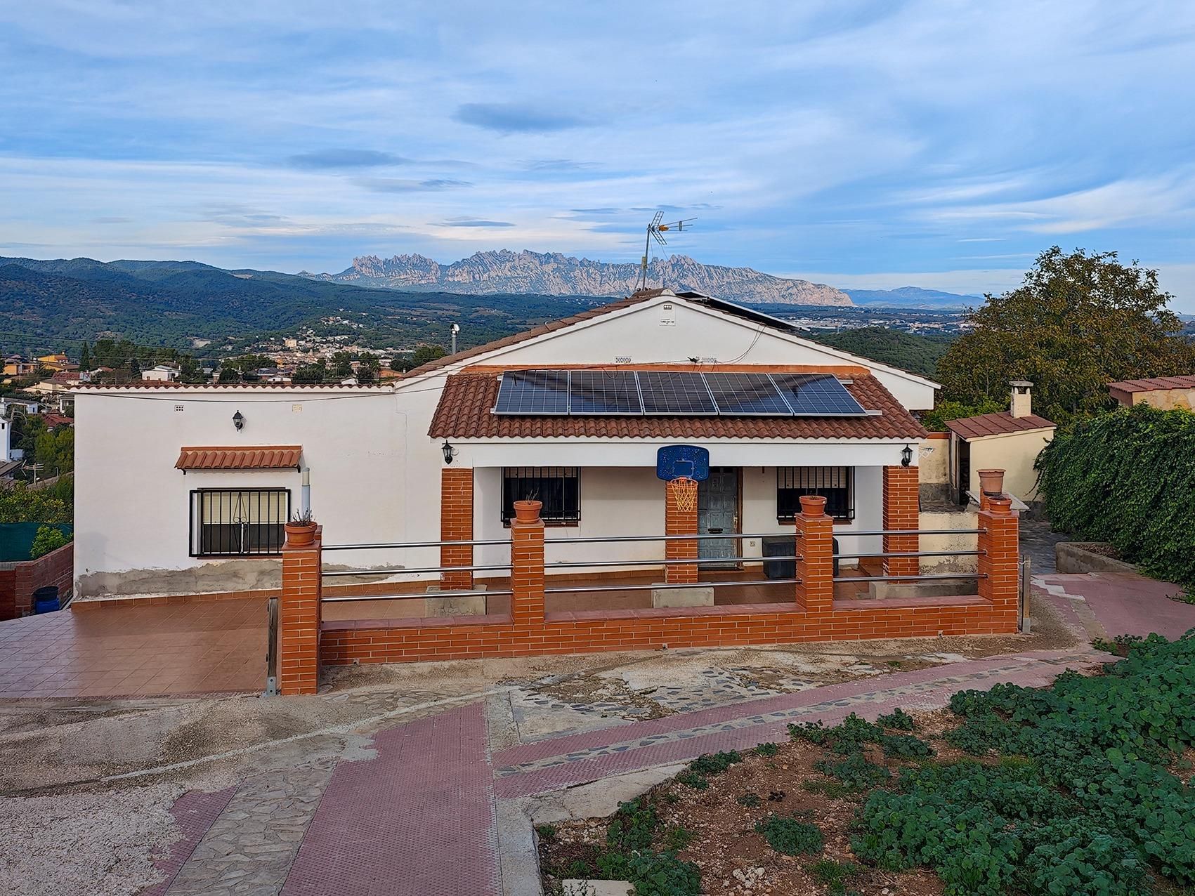 Vista exterior de Casa o xalet en venda en Cabrera d'Anoia amb Calefacció, Jardí privat i Terrassa