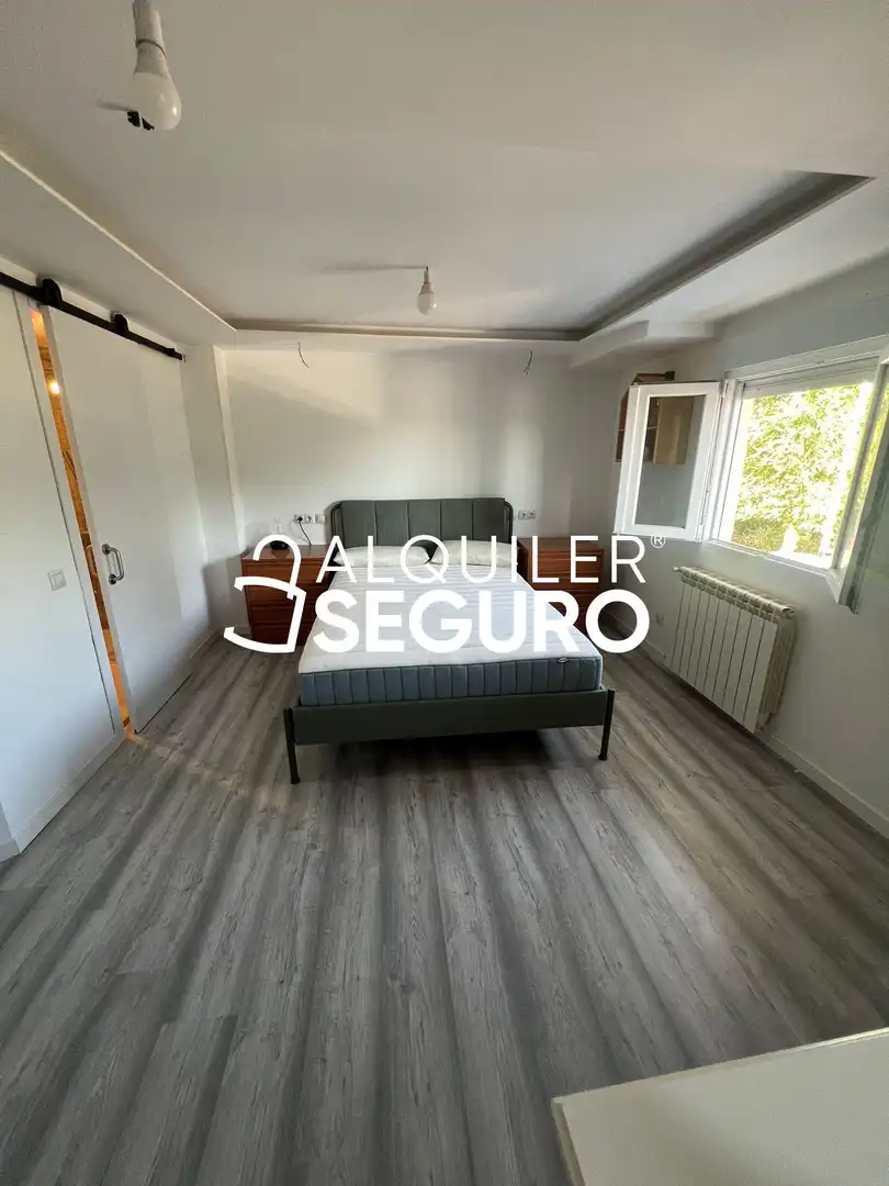 Habitación de Piso de alquiler en Madrid con Calefacción y Amueblado