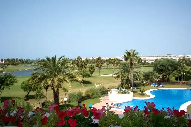Apartment with pool to rent in Avenida Reina Sofía 10, imagen 3