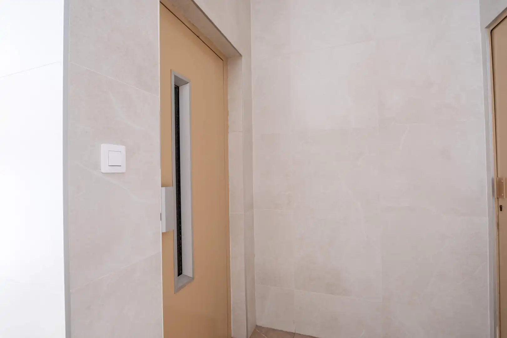 Wohnung zum Verkauf in Zaragoza mit Klimaanlage, Heizung und Terrasse