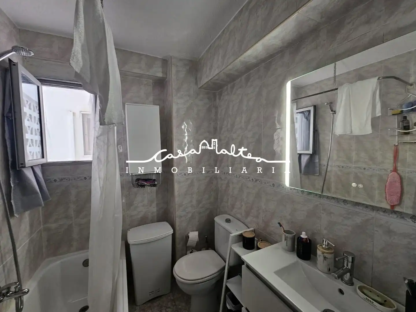 Bathroom of Flat for sale in L'Alfàs del Pi  with Terrace and Furnished