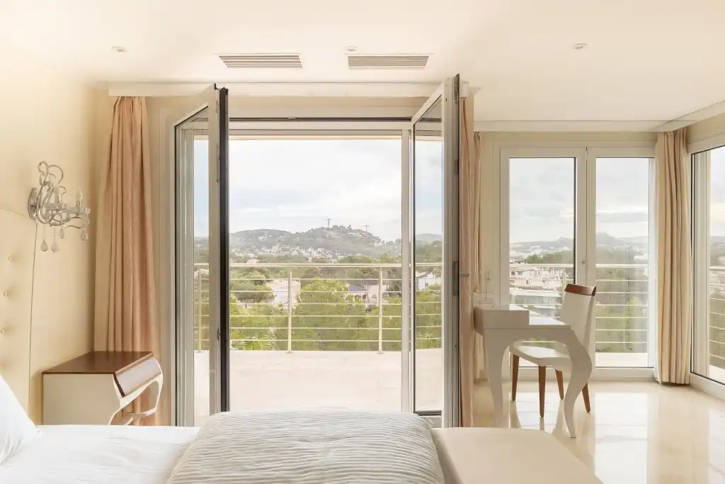 Dormitori de Casa o xalet en venda en Calvià amb Aire condicionat, Jardí privat i Terrassa