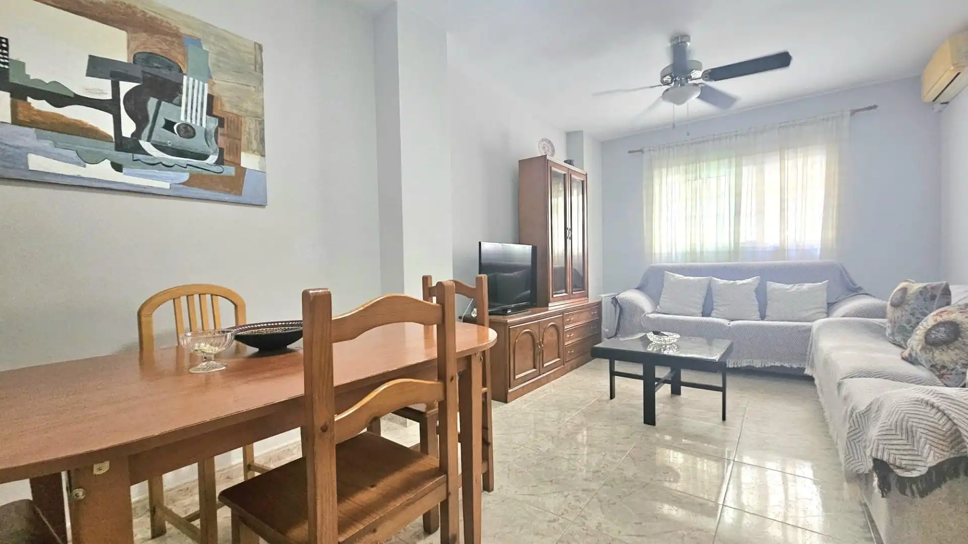 Sala d'estar de Planta baixa en venda en Fuengirola amb Aire condicionat