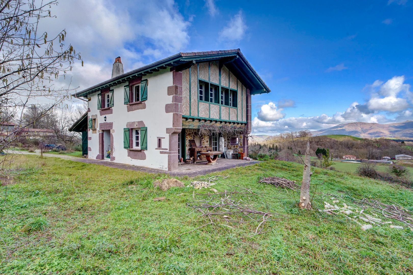 Vista exterior de Casa o xalet en venda en Zugarramurdi amb Jardí privat i Moblat