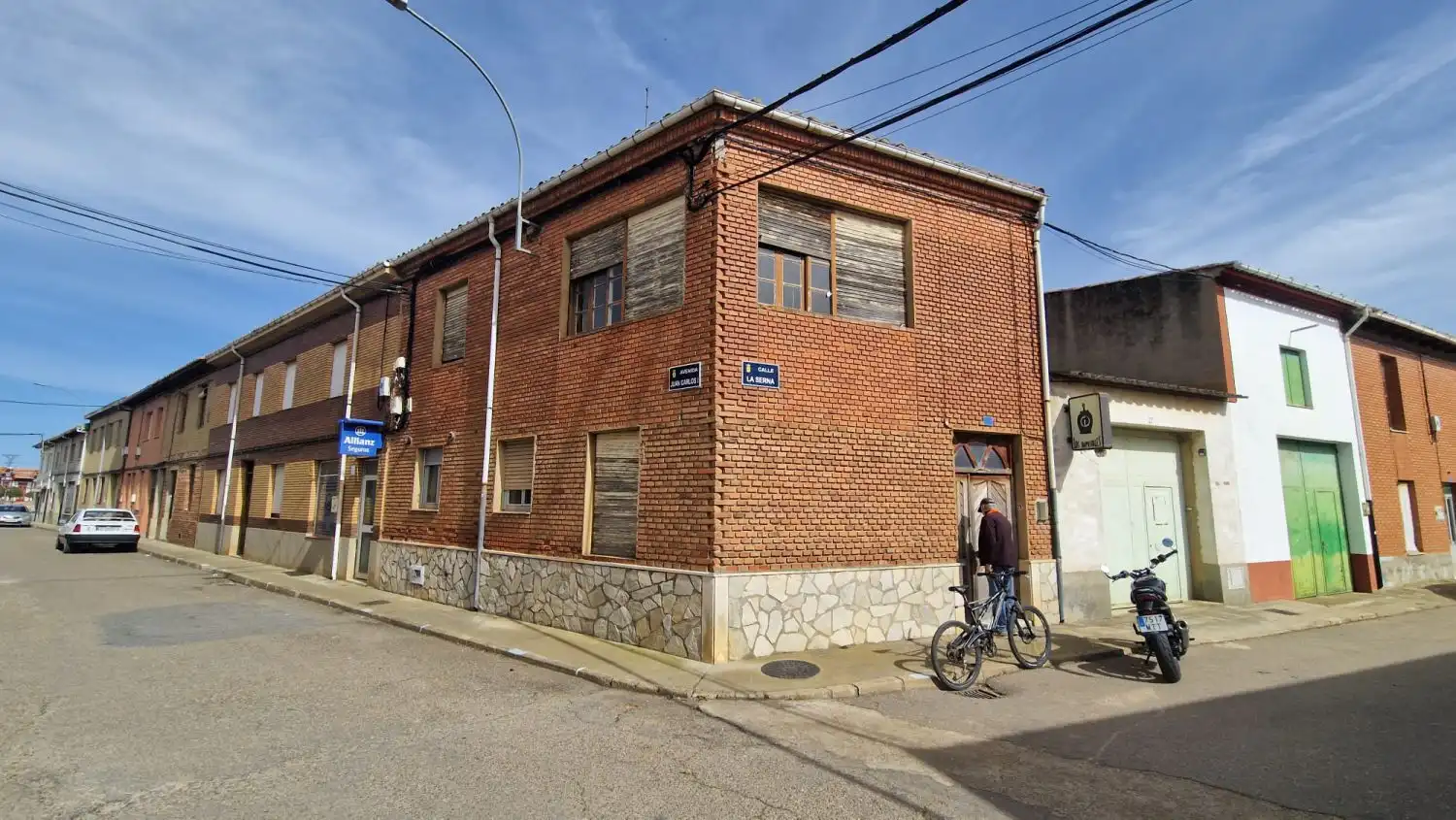 Außenansicht von Haus oder Chalet zum Verkauf in Fresno de la Vega mit Heizung