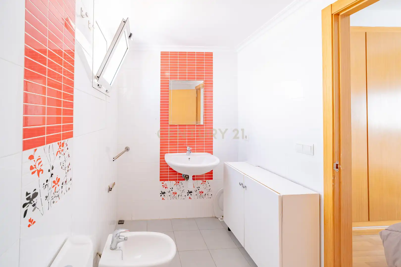 Badezimmer von Wohnungen zum Verkauf in La Pobla Llarga mit Klimaanlage, Ofen und Balkon