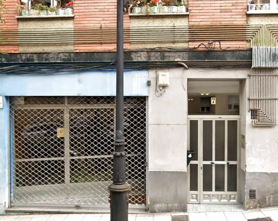 Außenansicht von Wohnung zum Verkauf in Oviedo 