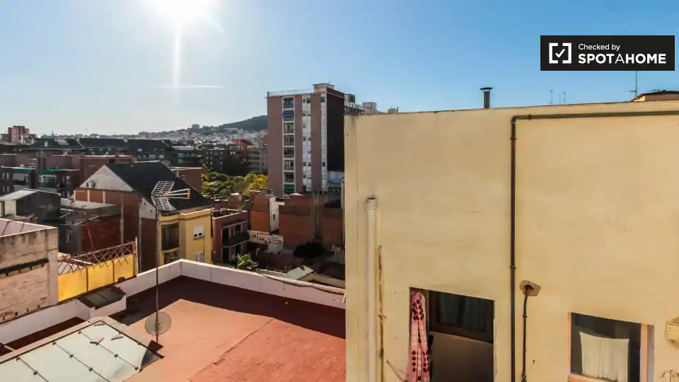 Vista exterior de Piso de alquiler en Barcelona con Aire acondicionado, Calefacción y Amueblado