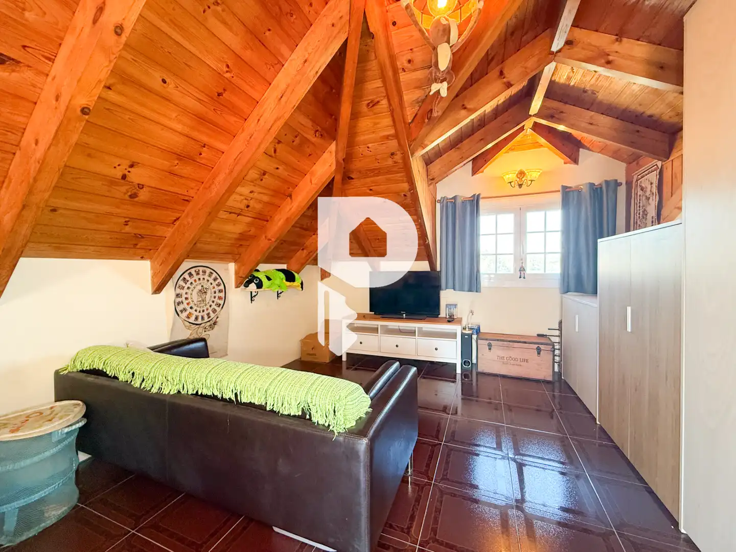 Sala d'estar de Casa o xalet en venda en Corbera de Llobregat amb Aire condicionat, Calefacció i Jardí privat