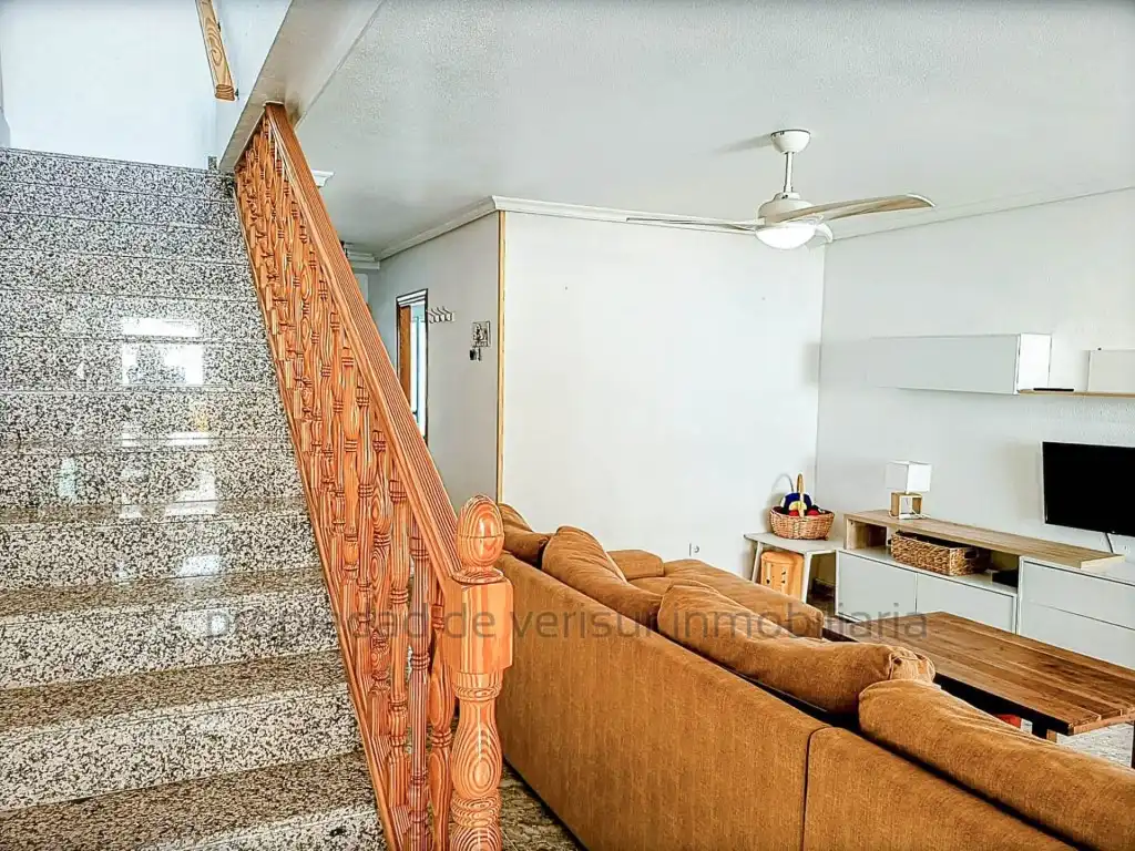 Sala d'estar de Dúplex en venda en Casco Antiguo