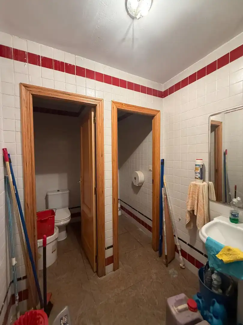 Baño de Local en venta en Tavernes de la Valldigna