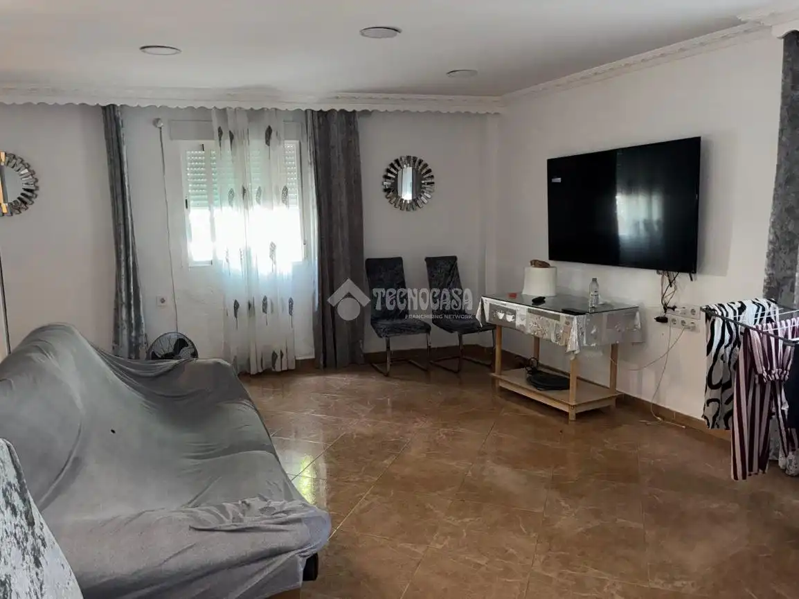 Casa aparellada en venda a Sur