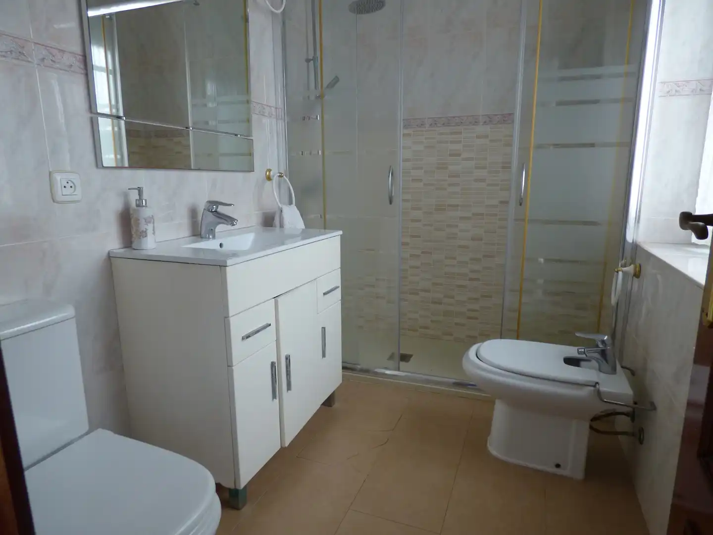 Bathroom of Flat for sale in Cádiz  with Terrace and Balcony