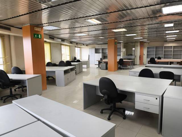 Nave industrial en Alquiler en Carrer INDUSTRIA en Califòrnia - Santa Madrona