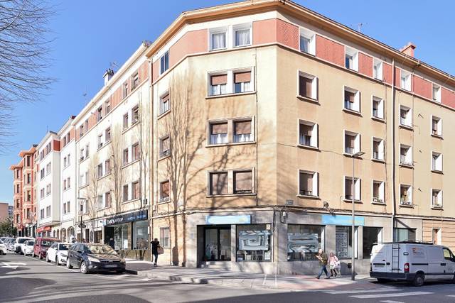 Local comercial en Venta en Centro - Ariz - Uribarri