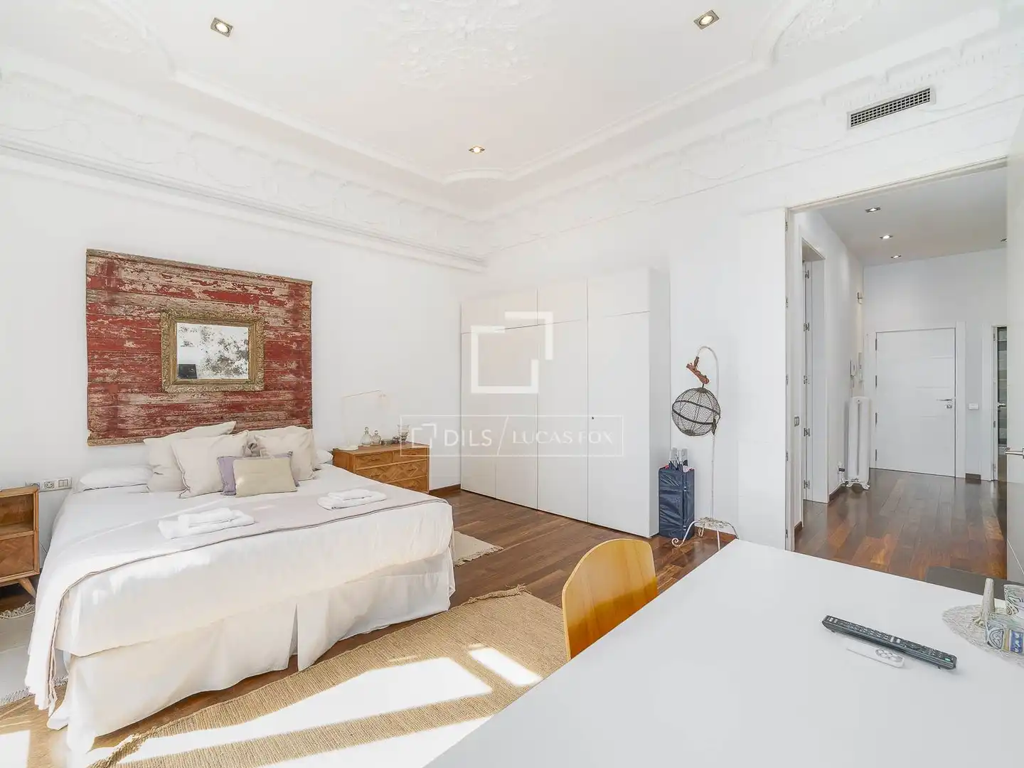 Schlafzimmer von Wohnung zum Verkauf in Barcelona mit Klimaanlage, Heizung und Balkon