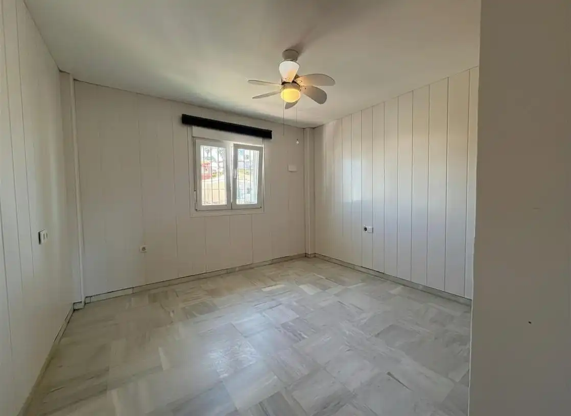 Habitación de Casa o chalet en venta en Algeciras con Calefacción, Jardín privado y Terraza