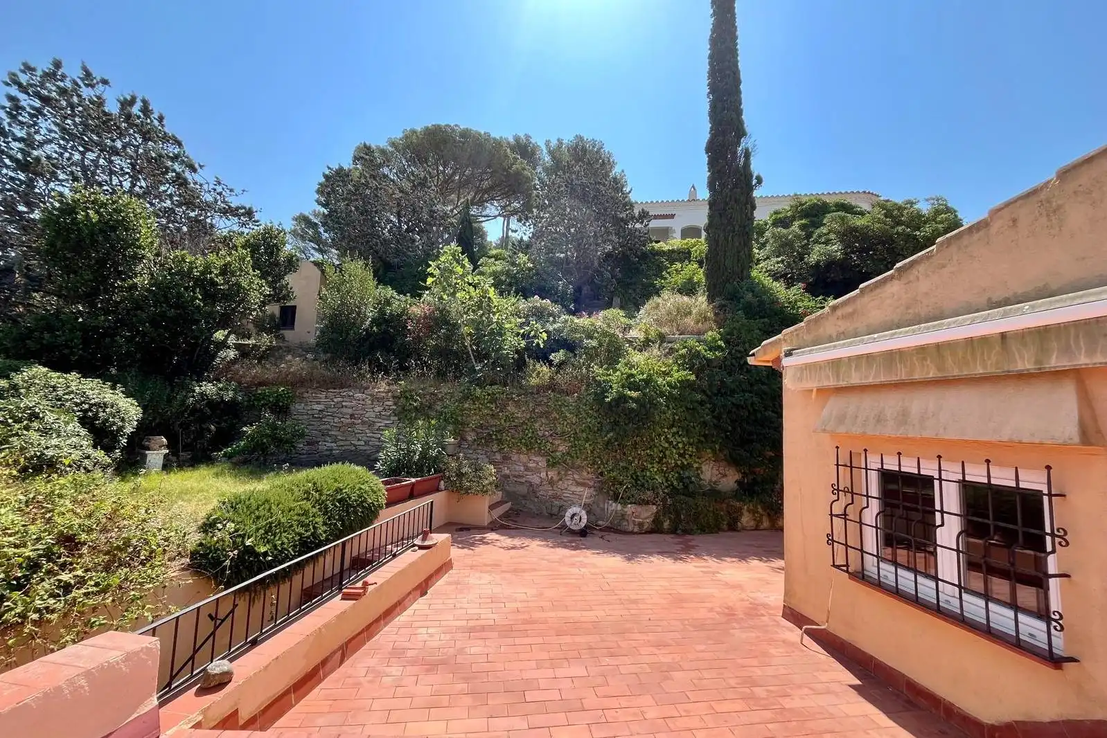 Garten von Einfamilien-Reihenhaus zum Verkauf in Begur mit Terrasse und Balkon