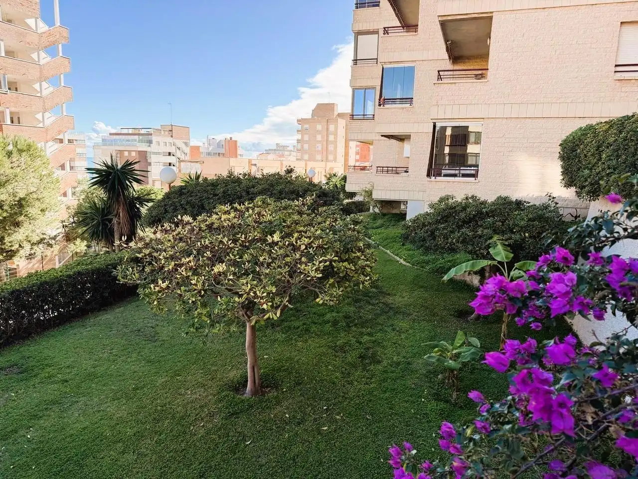 Jardín de Piso en venta en Los Arenales del Sol