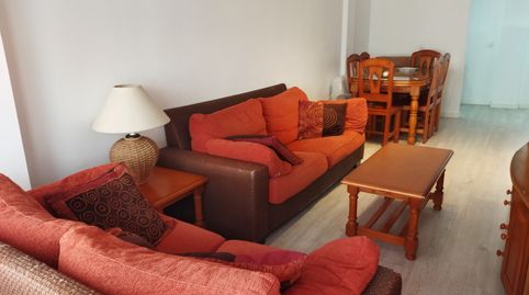 Foto 2 de Piso de alquiler en Centro, Estepona