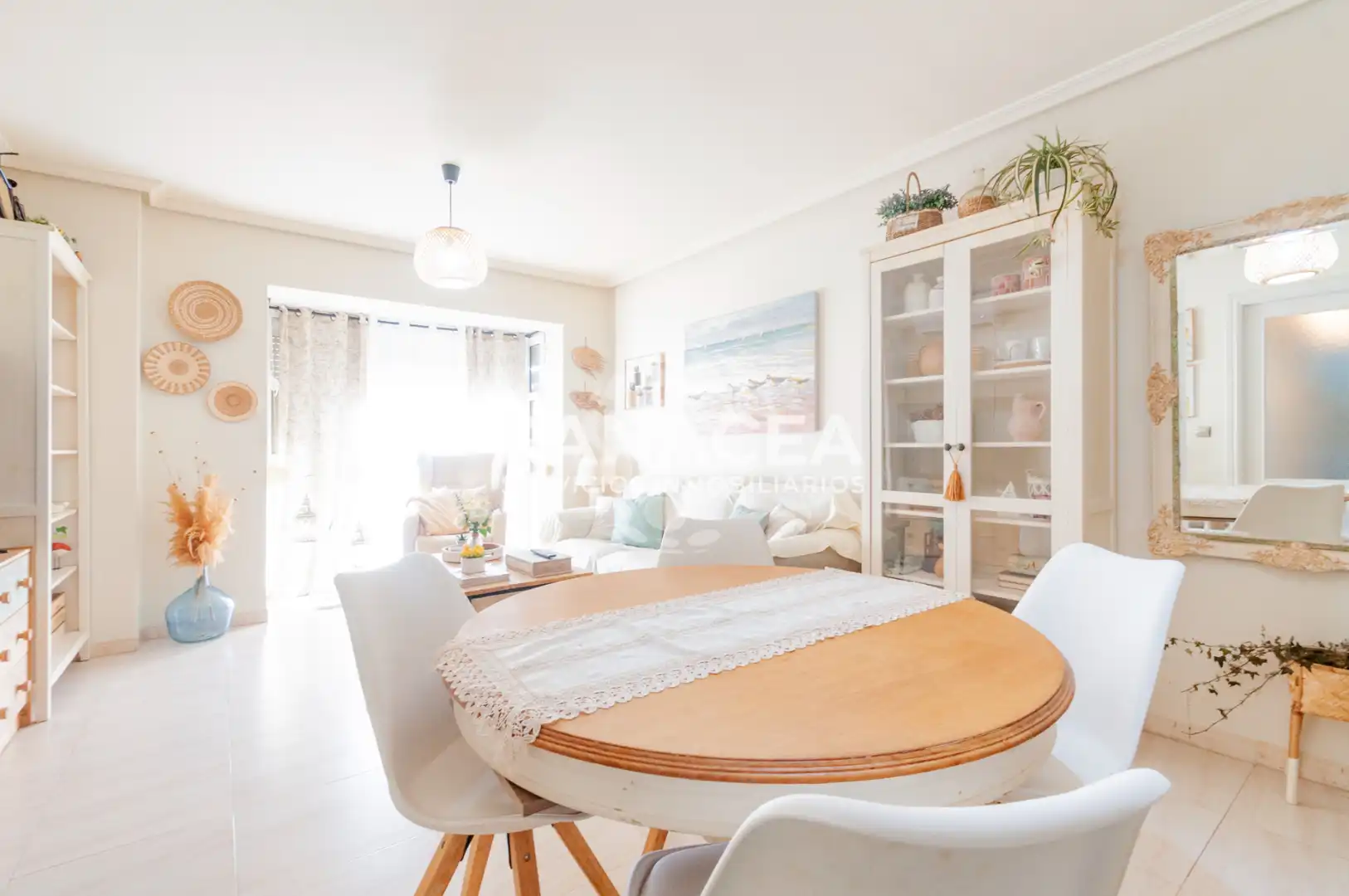 Wohnzimmer von Wohnung zum Verkauf in Roquetas de Mar mit Möbliert, Ofen und Mikrowelle