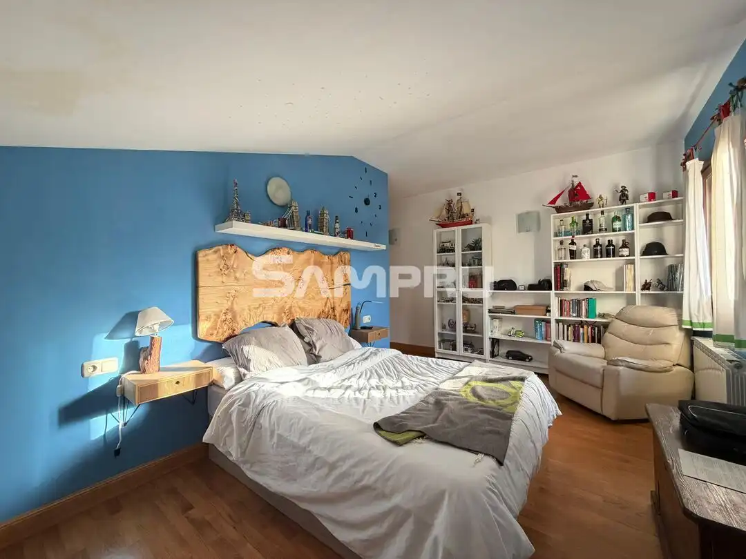 Habitación de Casa adosada en venta en Bergara con Calefacción, Jardín privado y Trastero