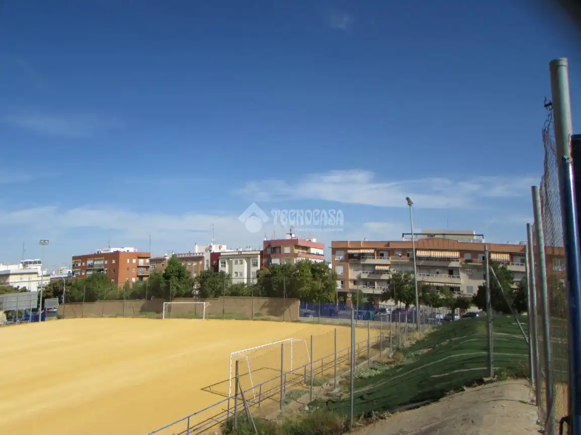 Vista exterior de Piso en venta en Sevilla con Amueblado