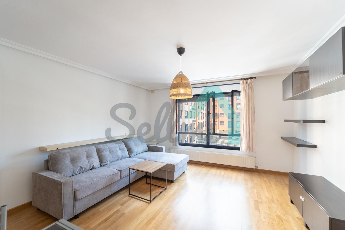 Vista exterior de Piso de alquiler en Oviedo  con Calefacción, Parquet y Amueblado