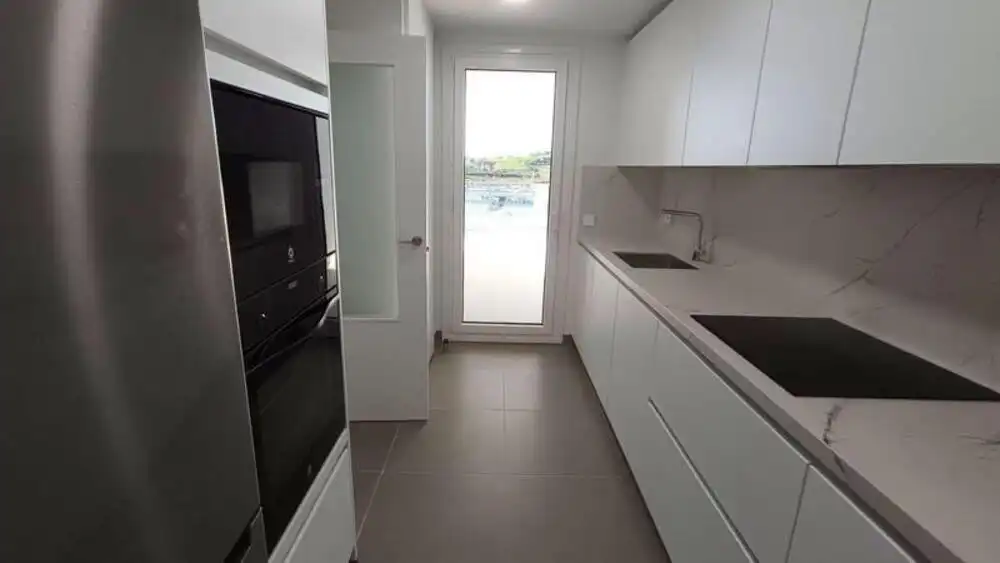 Cocina de Apartamento de alquiler en Estepona con Aire acondicionado, Calefacción y Terraza