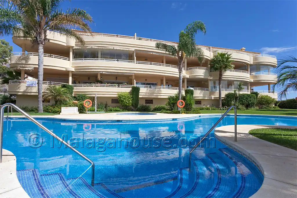 Pis amb piscina en venda a Torrequebrada, imagen 2