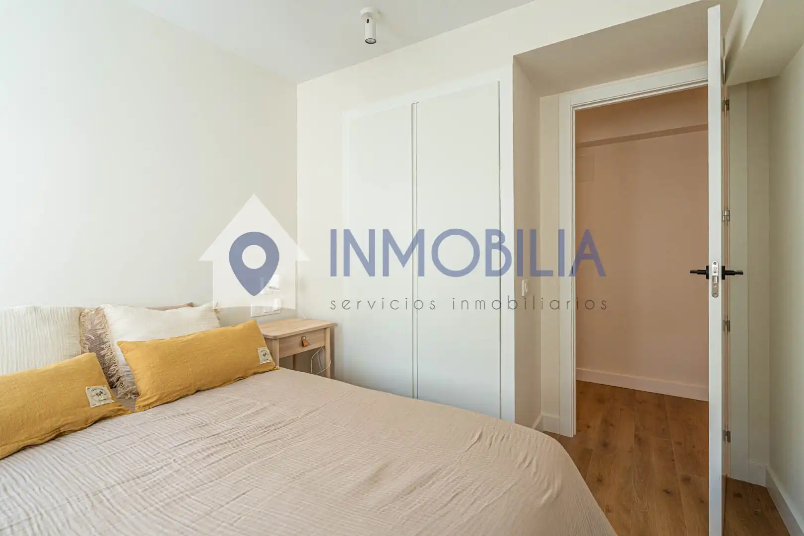 Bedroom of Flat for sale in Madrid  with Air Conditioner, Heating and Terrace