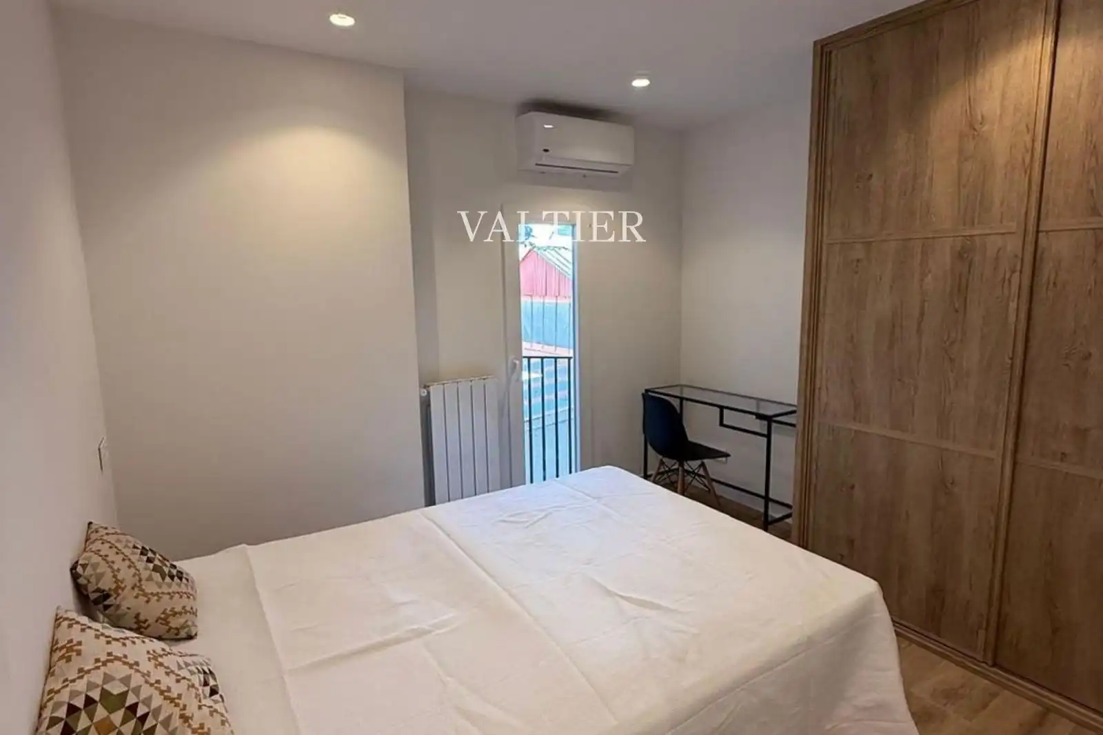 Bedroom of Flat for rent in Madrid  with Air Conditioner, Heating and Terrace