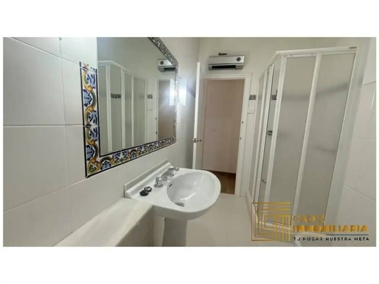 Bathroom of Flat for rent in El Puerto de Santa María  with Air Conditioner and Balcony