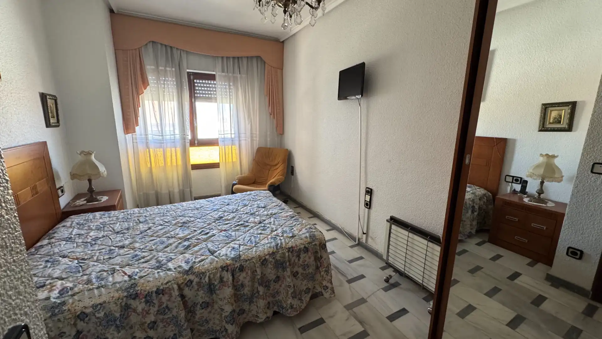 Habitación de Piso en venta en Dolores con Amueblado, Horno y Lavadora