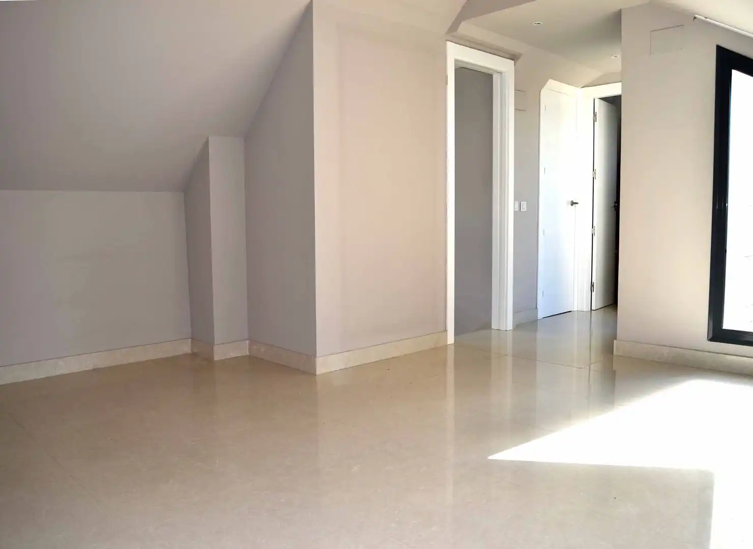 Maison jumelée avec piscine à louer à Calle de San Enrique de Ossó 535, imagen 25
